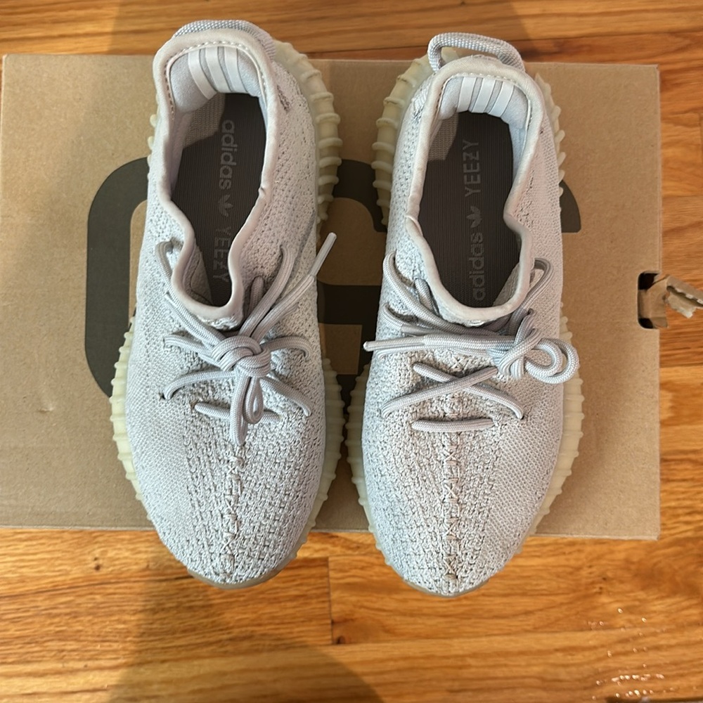 Yeezy 350 - image 2